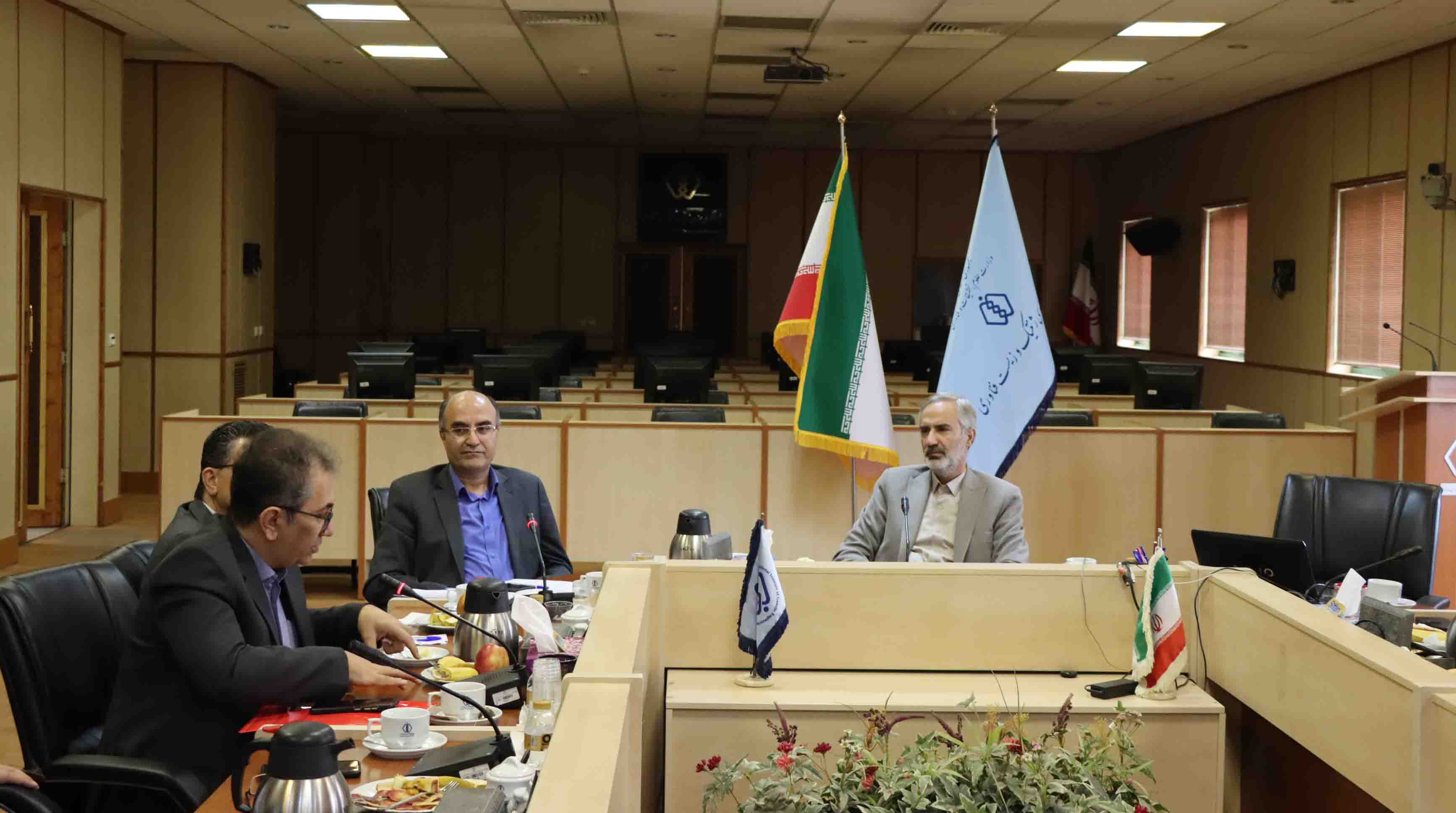 برگزاری نشست مشترک پژوهشگاه با مرکز مطالعات و پژوهش های راهبردی وزارت ورزش و جوانان